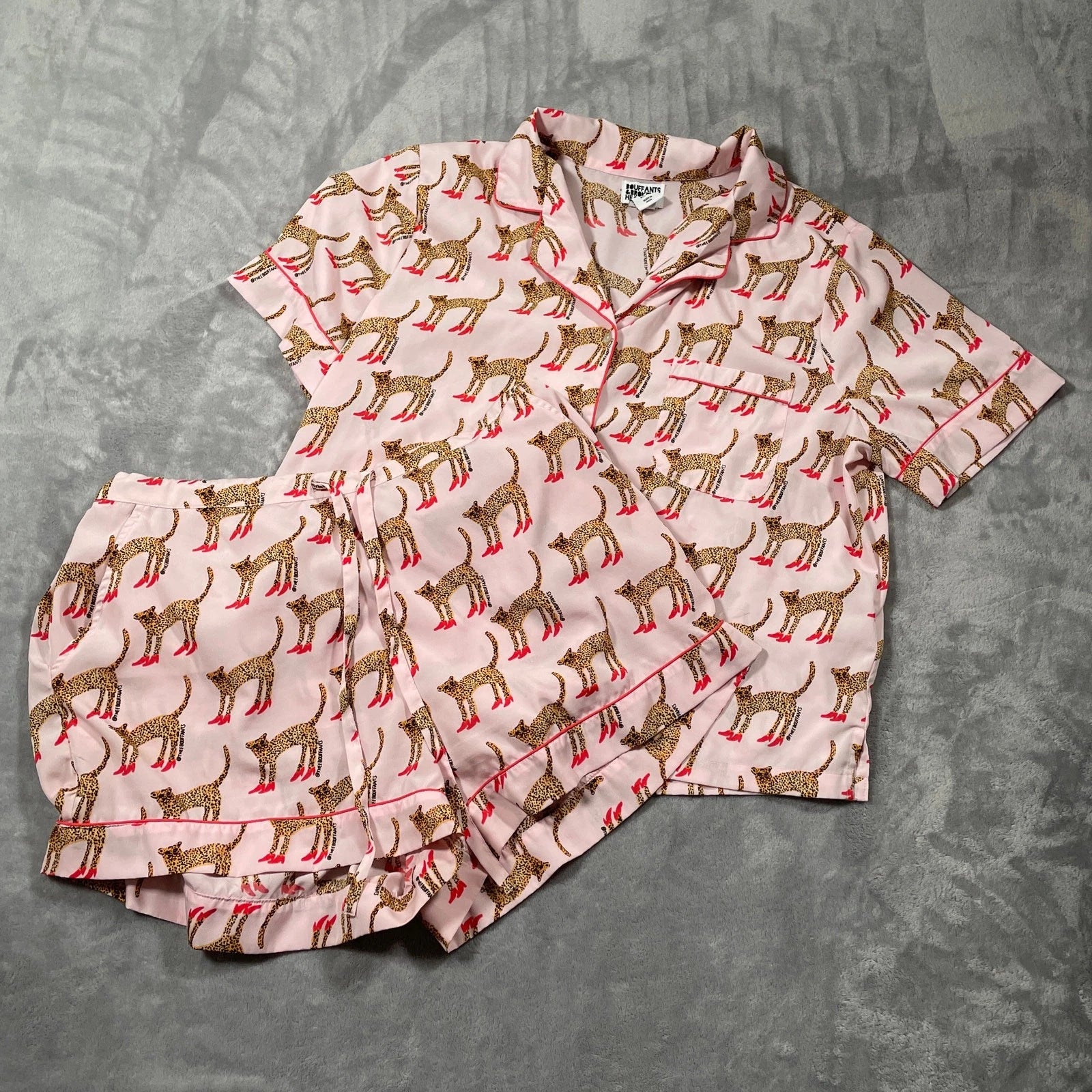 Bouffants Broken Hearts Pajama Set Women Large Pink Cheetah Novelty Sleep Lounge