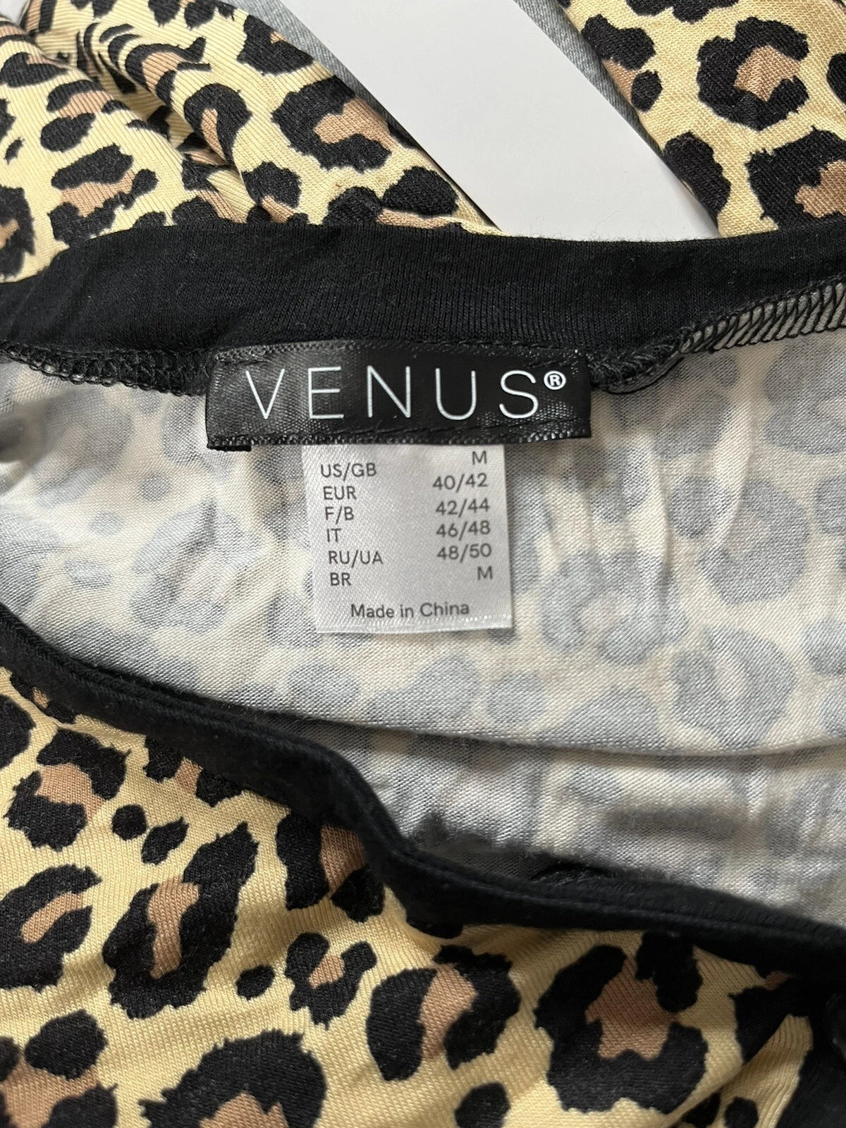 Venus Womens 2 Piece Animal Print Pajama Set Size Medium K8