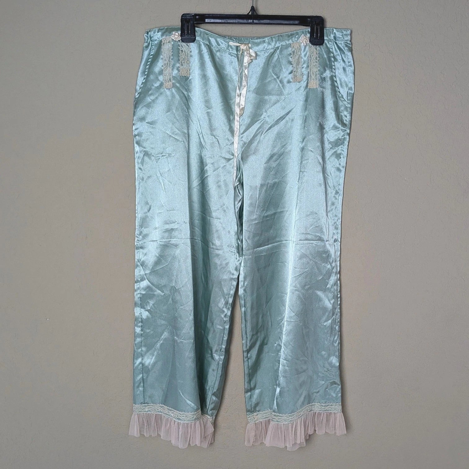 Kenzie Satin Pajama Set 2 Piece Cami & Cropped Pants Mint Green Lace Trim Size L