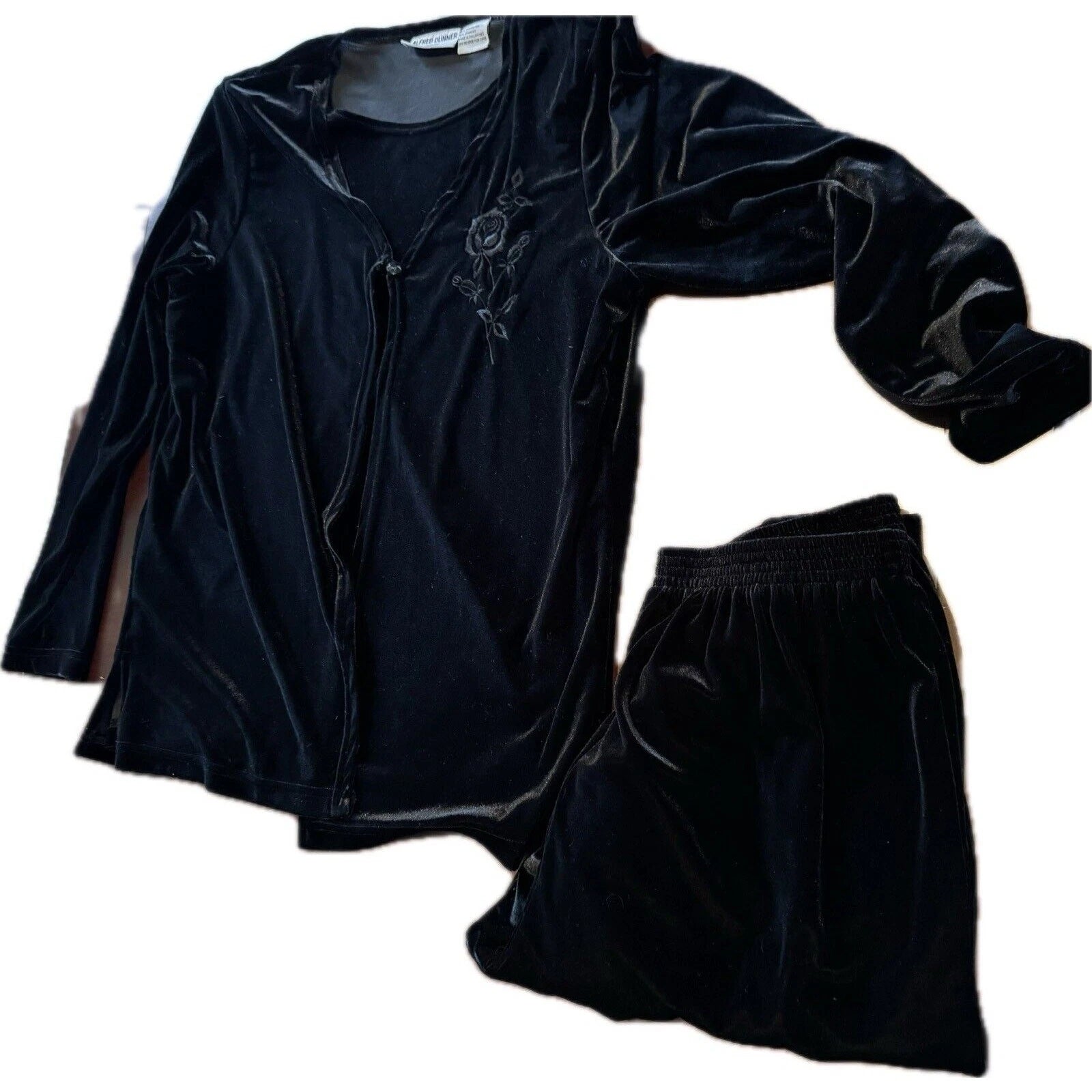 Alfred Dunner Woman 8 Petite Black Velour Shirt Pants Pajama Set Elastic Waist