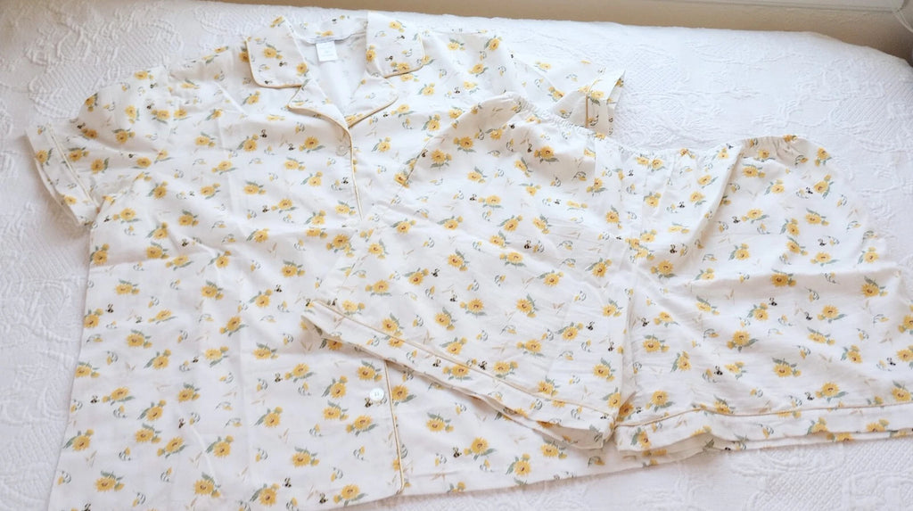Cuddledown Short Pajama Set, Womens XL Button Top, Yellow Flower and Bee Design