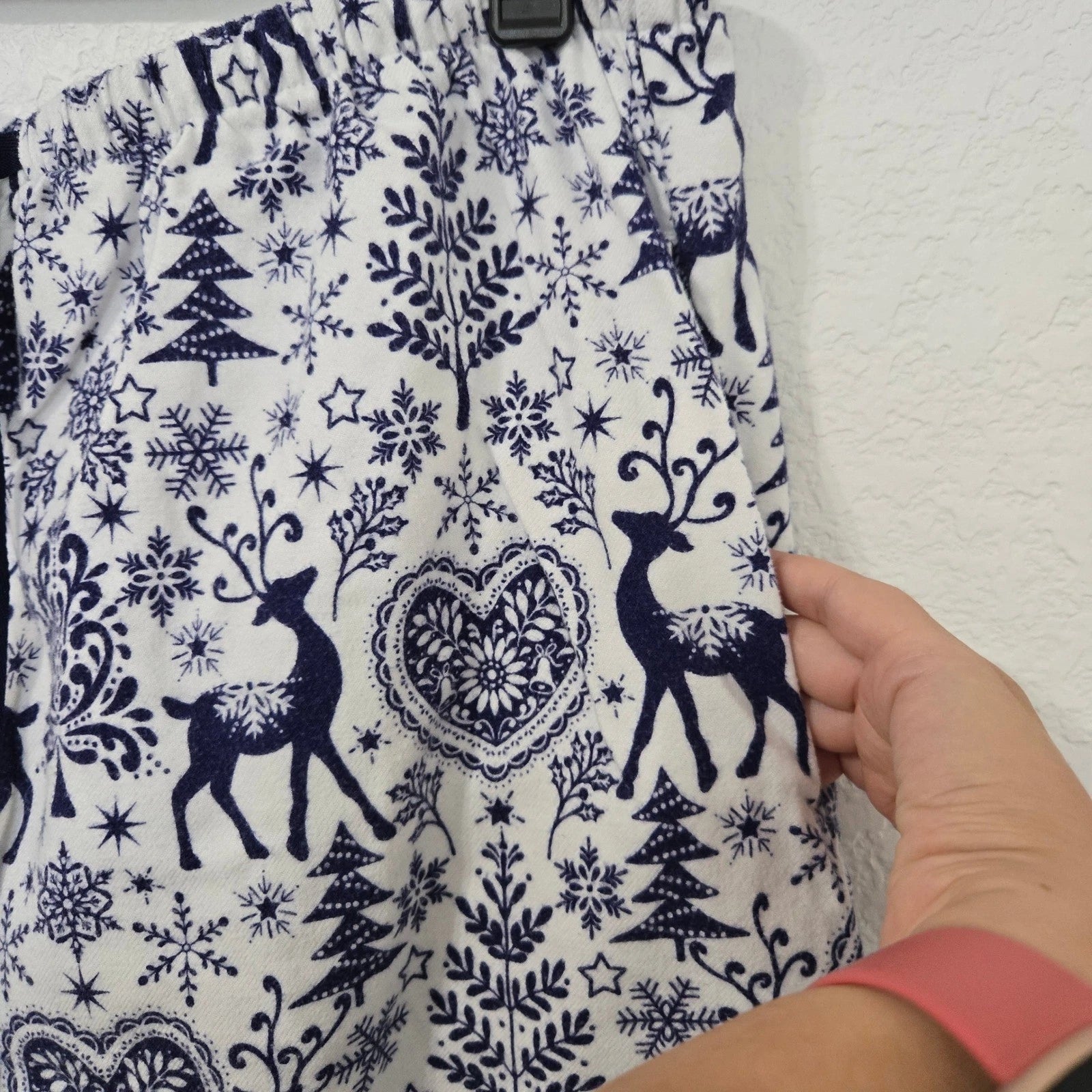 The Cats Pajamas Reindeer PJ Set Womens White Blue Holiday Christmas Loungewear