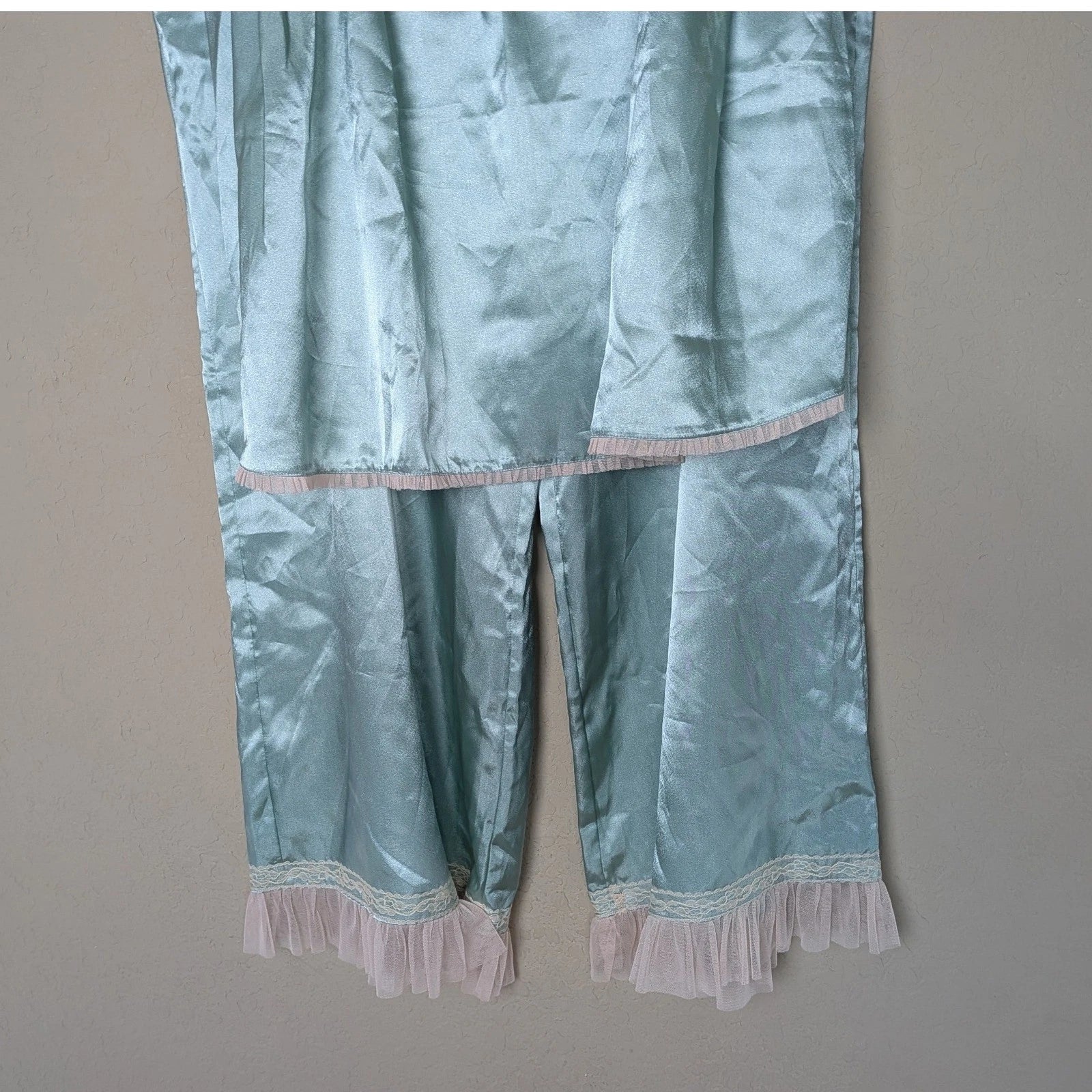 Kenzie Satin Pajama Set 2 Piece Cami & Cropped Pants Mint Green Lace Trim Size L