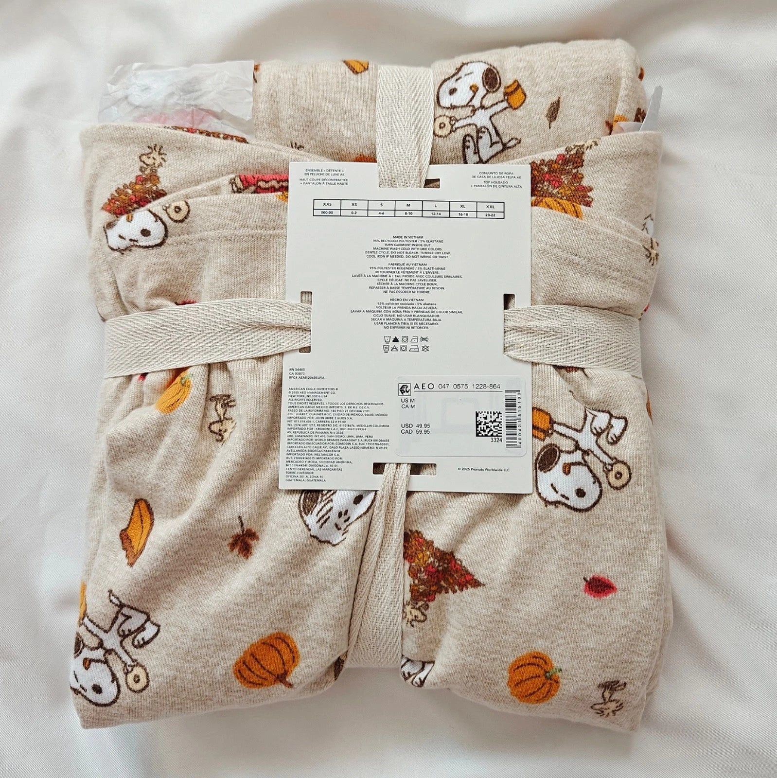 New American Eagle AE x Peanut Snoopy Plush Pajama PJ Set Size M + Socks
