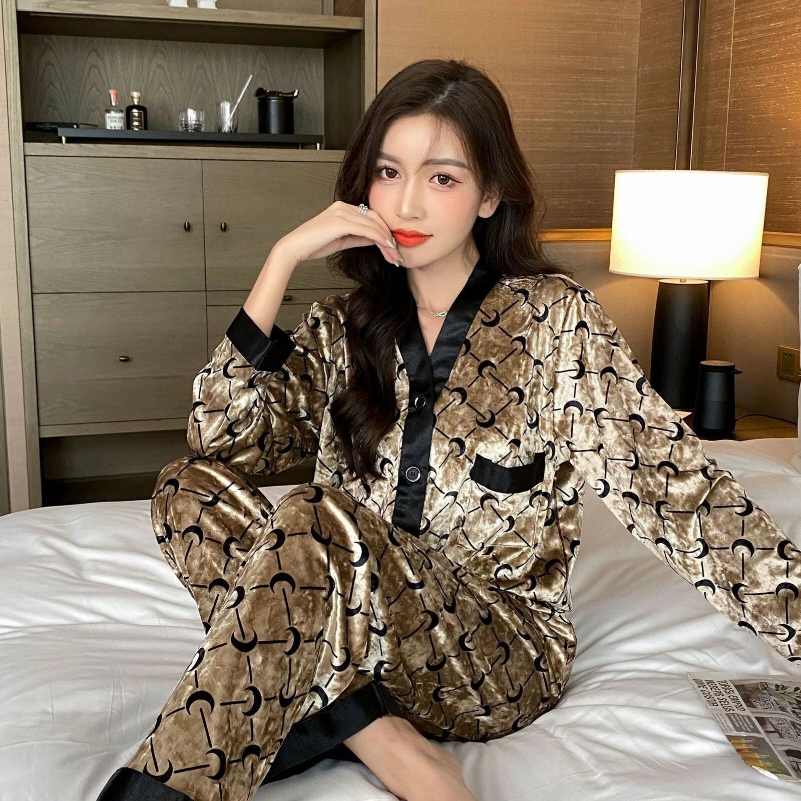 New Women's Pajama Set Velvet Pajama Printed Casual Home Wear Men