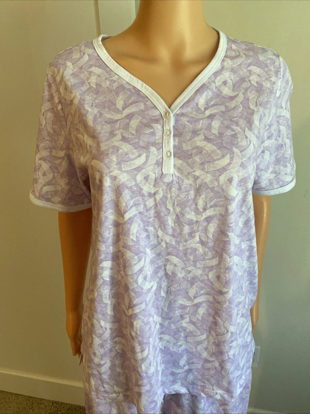 V-Neck Lace Trim Floral Pattern 2-Piece Pajama Set 1x Size