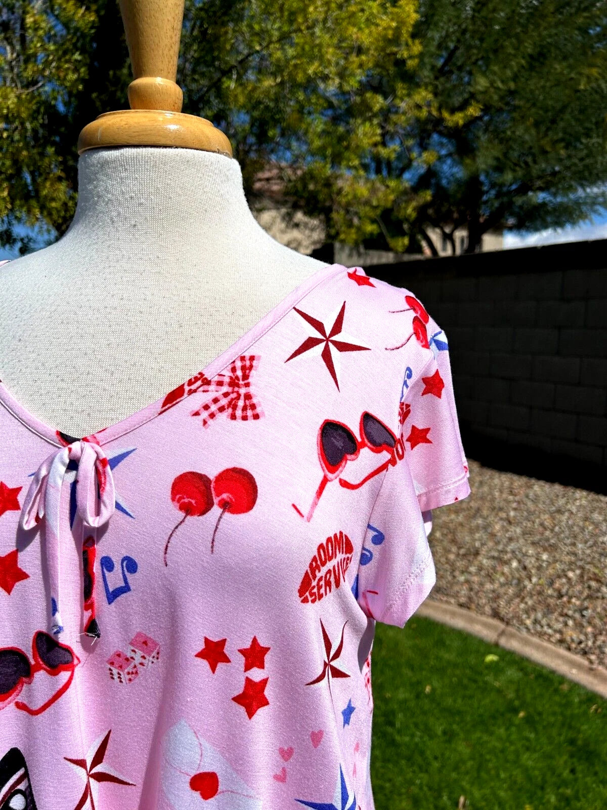 Room Service Short Pajamas 2 Piece Set Women's L Pink "Road Trip" Print $68 NWT