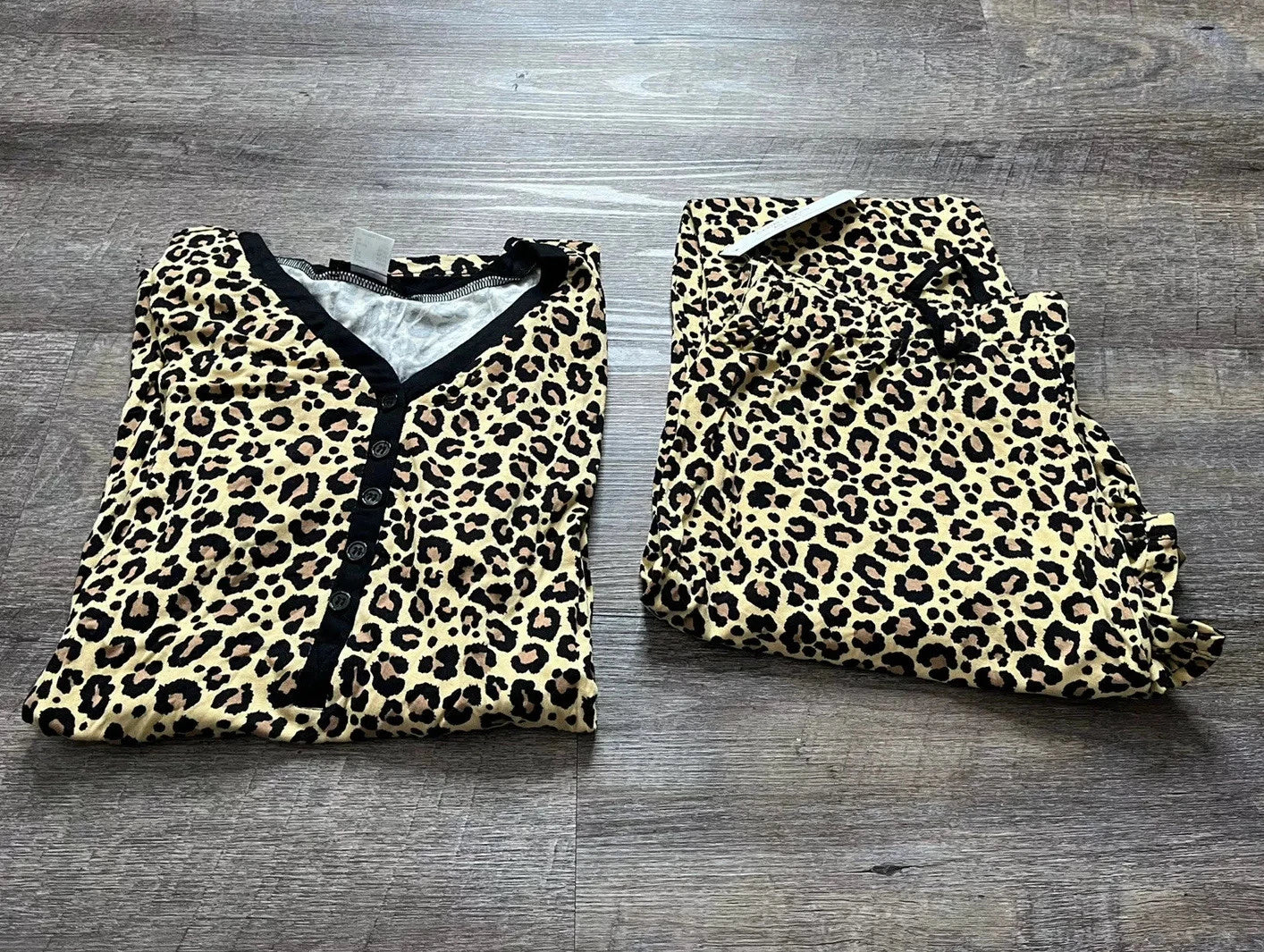 Venus Womens 2 Piece Animal Print Pajama Set Size Medium K8