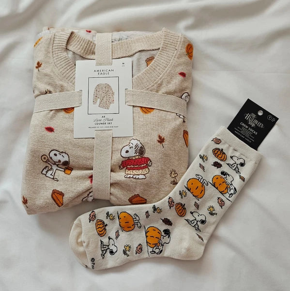 New American Eagle AE x Peanut Snoopy Plush Pajama PJ Set Size M + Socks