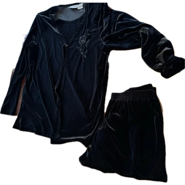 Alfred Dunner Woman 8 Petite Black Velour Shirt Pants Pajama Set Elastic Waist