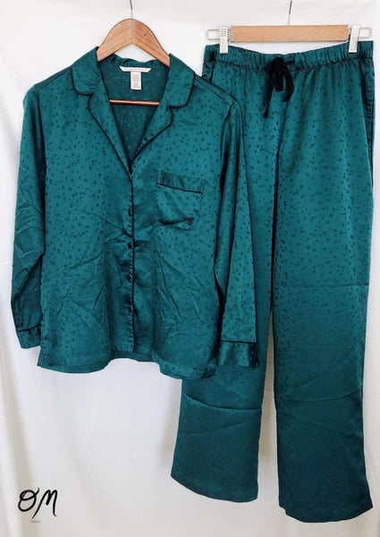 Victoria Secret Green Star Satin Long Sleeve Pajama Set - S