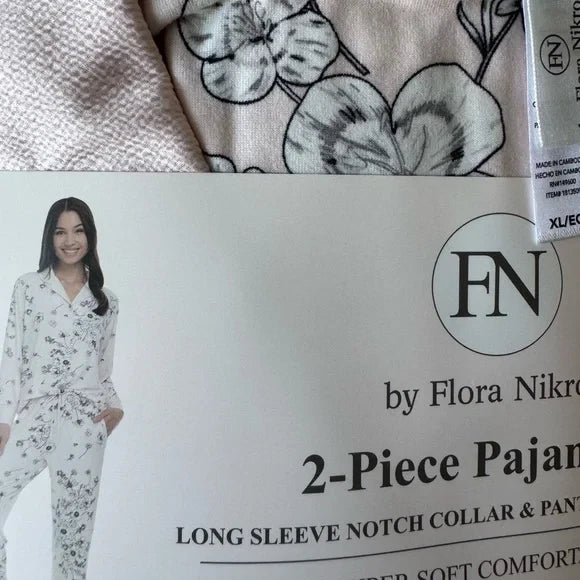 Flora Nikrooz Teal and White Pajama Set Satin Accents 2 Piece